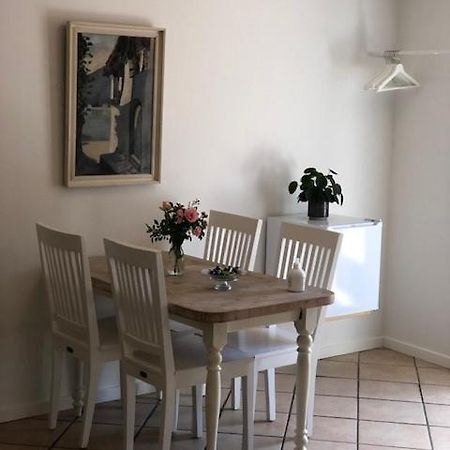 Alleso Gl. Sognefoged Gard Odense Room photo